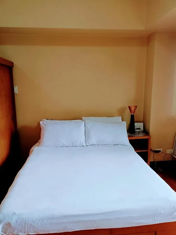 Apartamento 20H Staycation Away From Home Manila